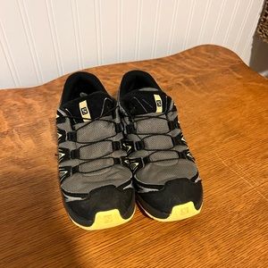 Youth Boys size 4 Salomon trail hiking shoes.